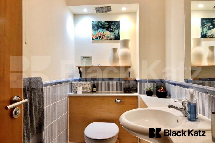 Generous dual aspect apartment with private parking 10 The Grange, Bermondsey 